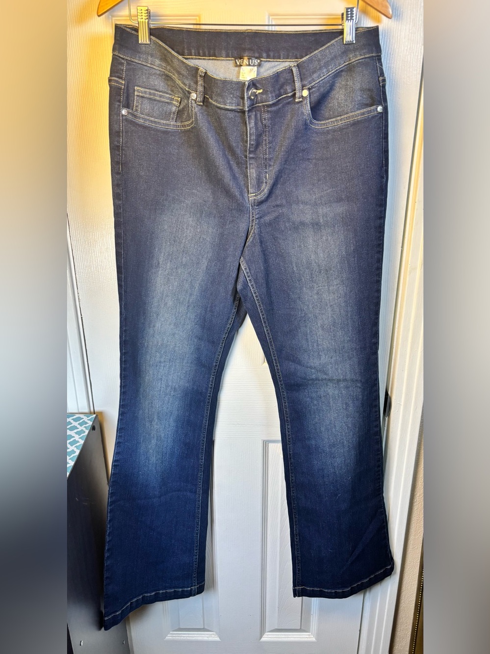 NWOT VENUS Dark Indigo Bootcut Stretch Jeans size 16